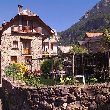 Pension Pallaruelo Saravillo Cameră foto
